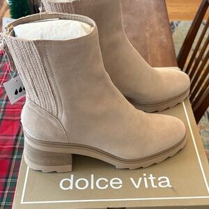 Dolce Vita Women's Cream Heeled Boots